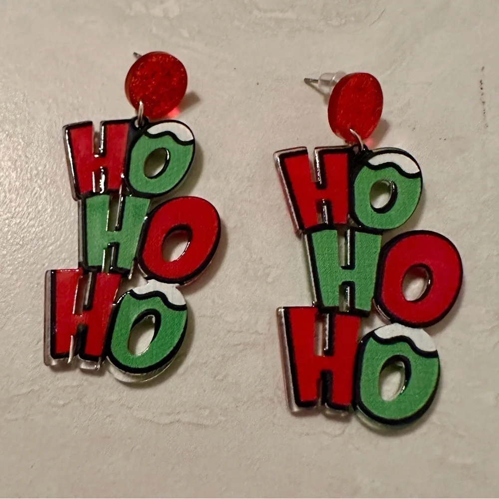 “ Ho Ho Ho” Acrylic/Resin Red Stud Dangle Earrings Christmas Red Green NEW